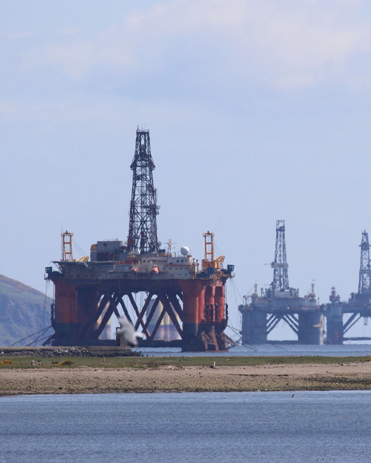 Areb Oil Rigs